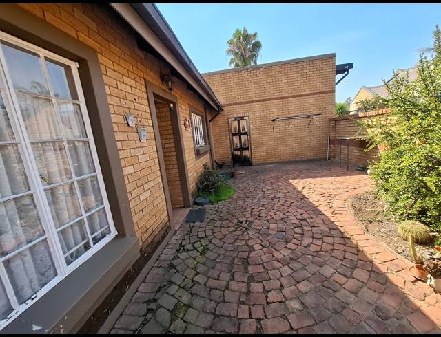 2 BEDROOM HOUSE FOR SALE IN EQUESTRIA
